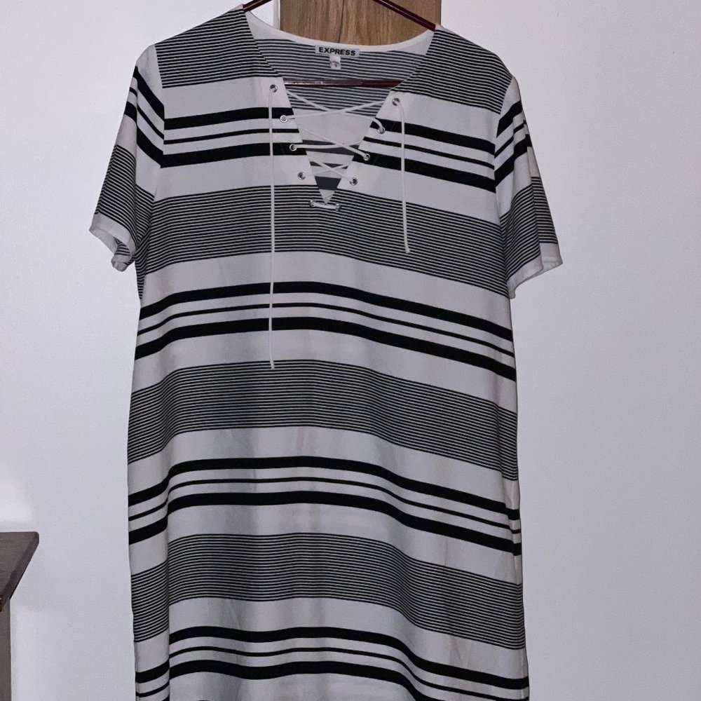 Express short sleeve dress Sz L